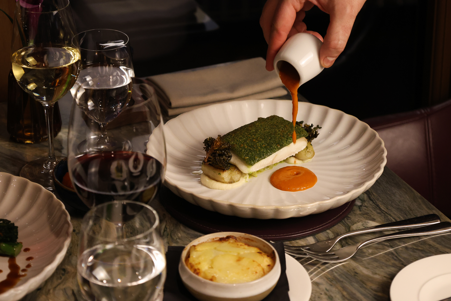 Loch Fyne halibut, herb crust, Jerusalem artichoke, variegated kale, sauce chermoula 